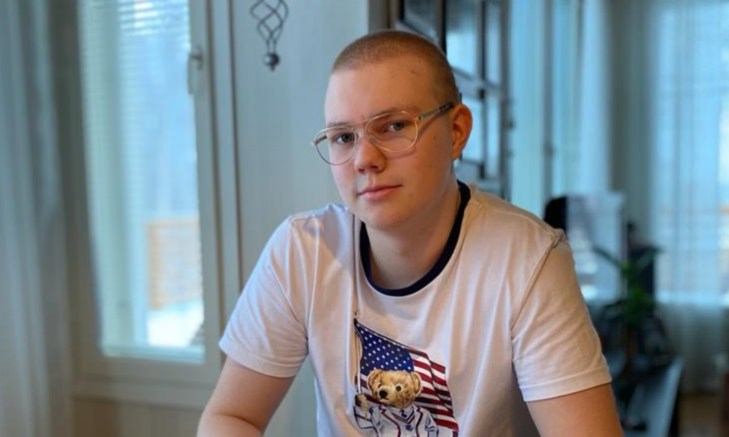 Nico Paasonen on 15-vuotias nuori, jolla on näyttävät ja tyylikkäät silmälasit.