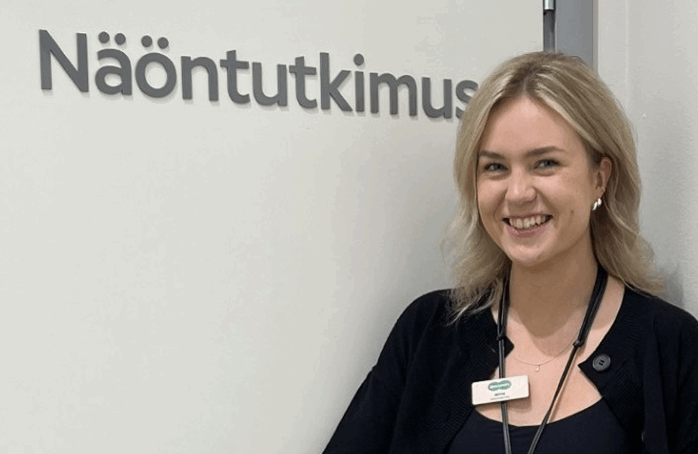 Jenny Berghäll on Helsingin kauppakeskus Triplan optikko.