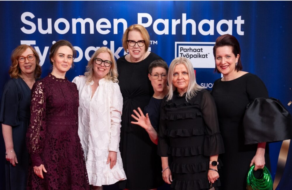 Kuvituskuva, kuvassa Specsaversin henkilökuntaa.